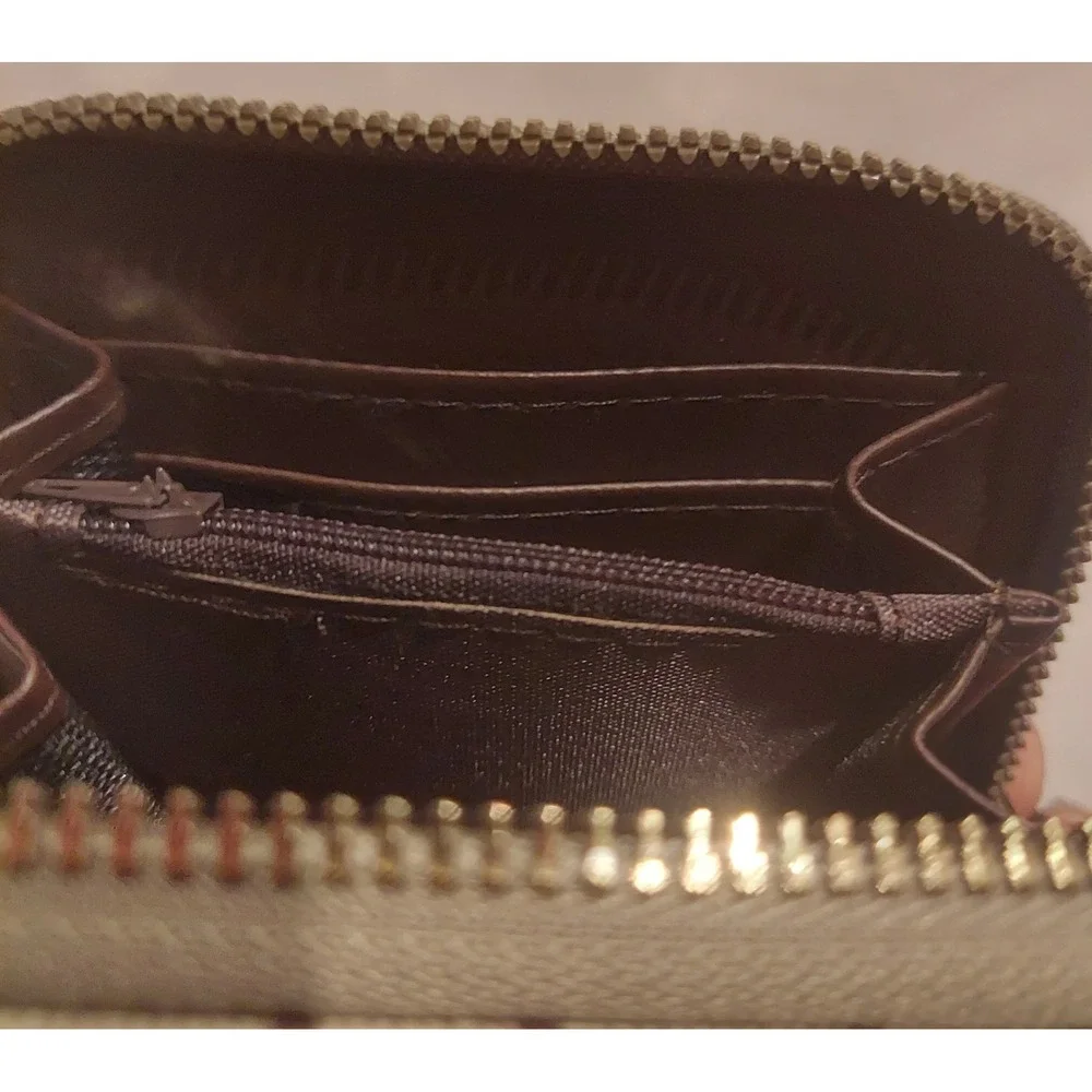 Park Avenue Collection Womens Tan & Brown‎ Pattern Small Wallet Wristlet NWOT